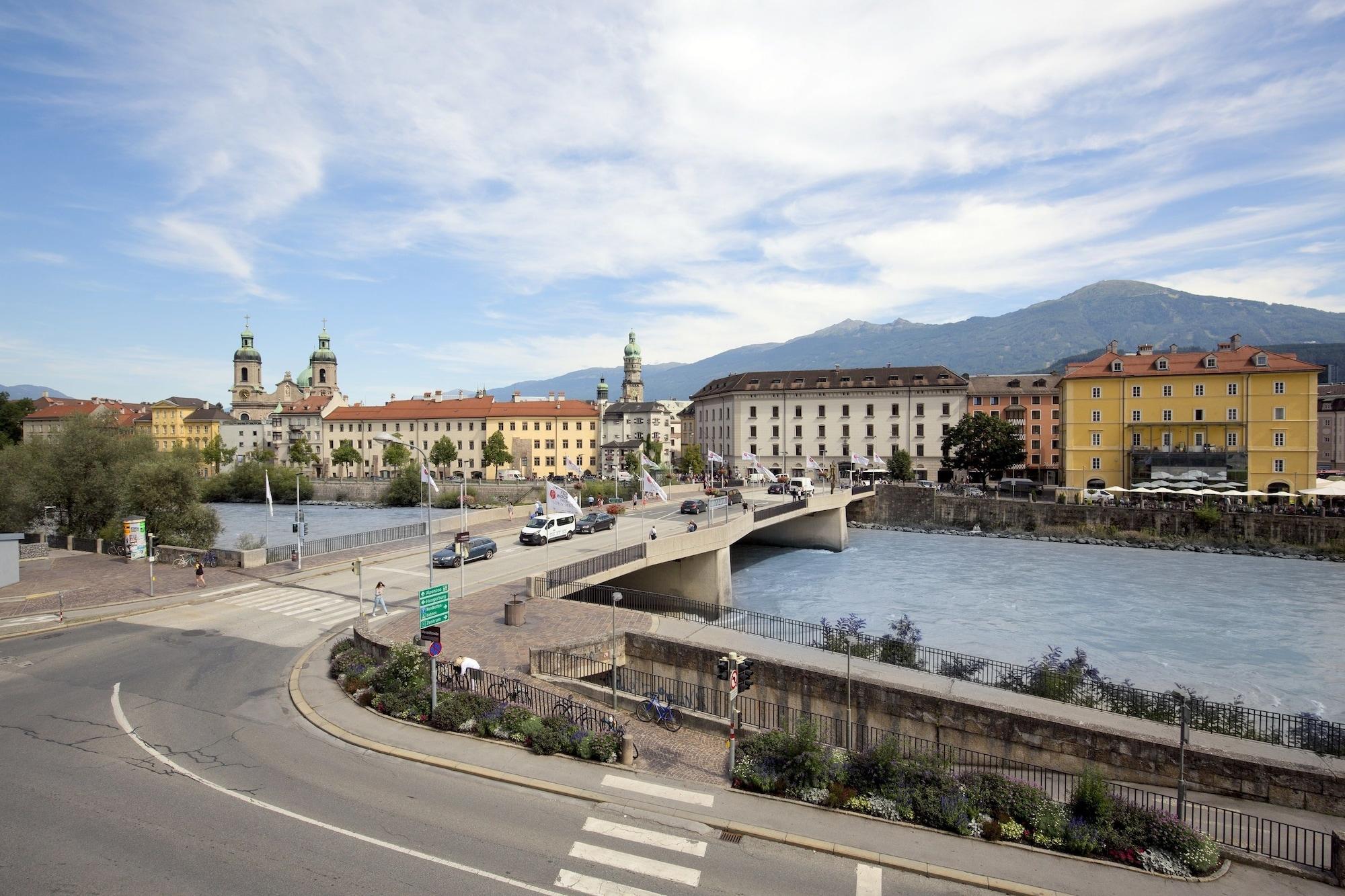 Hotel Mondschein Innsbruck Exterior photo